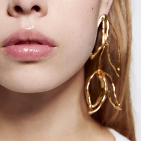 ✨ Gold Geometric Tulip - Picture 2 of 6